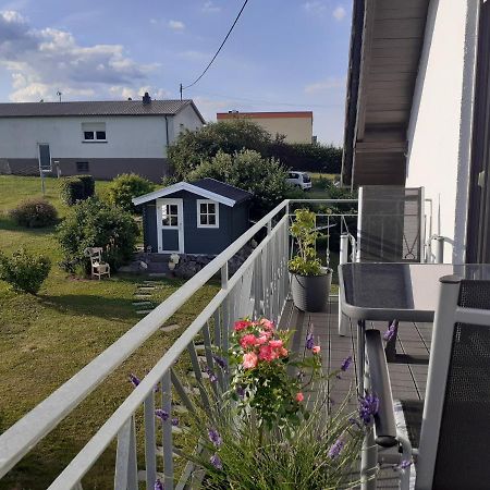 Eifelstern-Schoene Ferienwohnung Mit Balkon Kalenborn-Scheuern Экстерьер фото